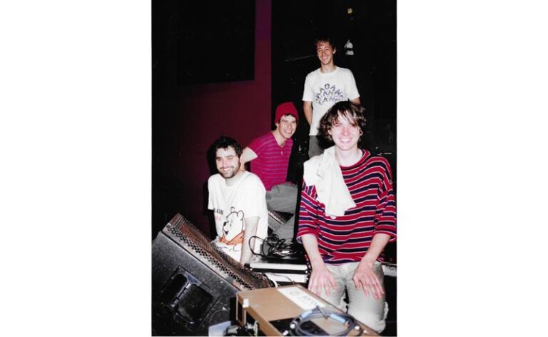 Animal Collective Feels: 20th anniversary e FeelsLIVE 04/05 Já disponível