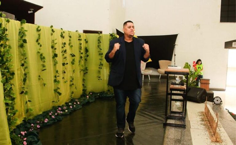 Diácono Jonatan Siqueira ministra palestra sobre cura emocional na Expo Cristã do Rio de Janeiro
