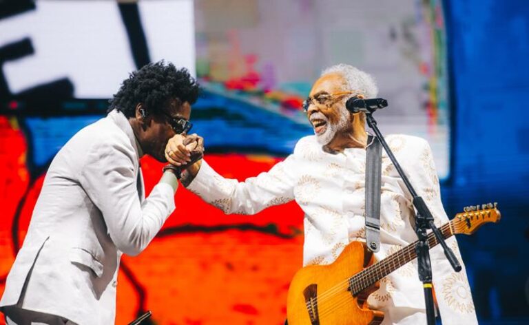 Seu Jorge se une a Gilberto Gil em momento histórico no Allianz Parque