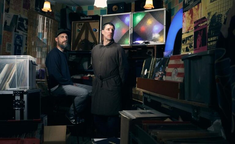 Sleaford Mods anuncia novo álbum THE DEMISE OF PLANET X